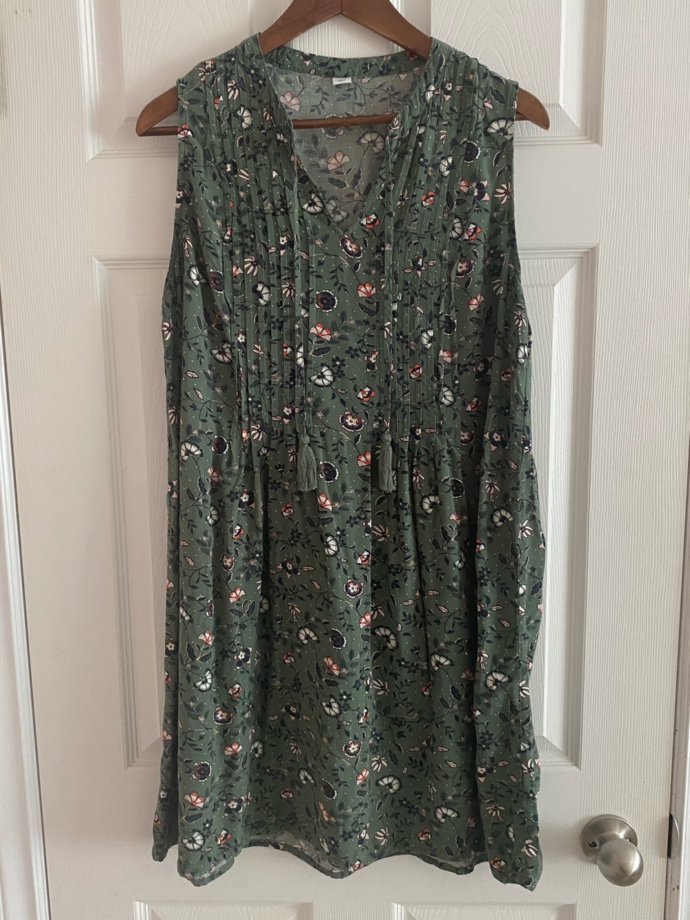 Old Navy Green Floral Pintuck Midi Dress